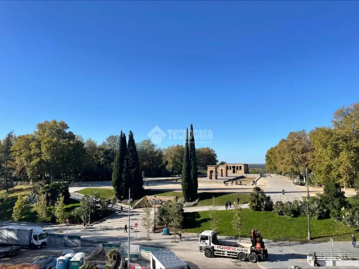 Exterior view of Garage for sale in Madrid