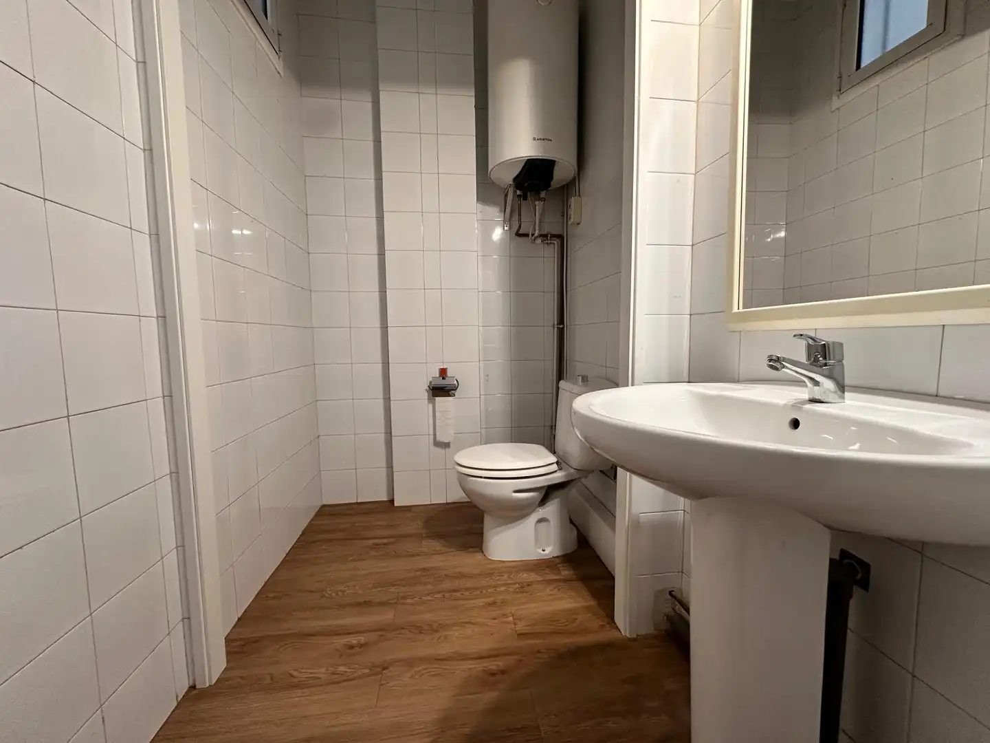 Bathroom of Commercial properties for rent in Sabadell