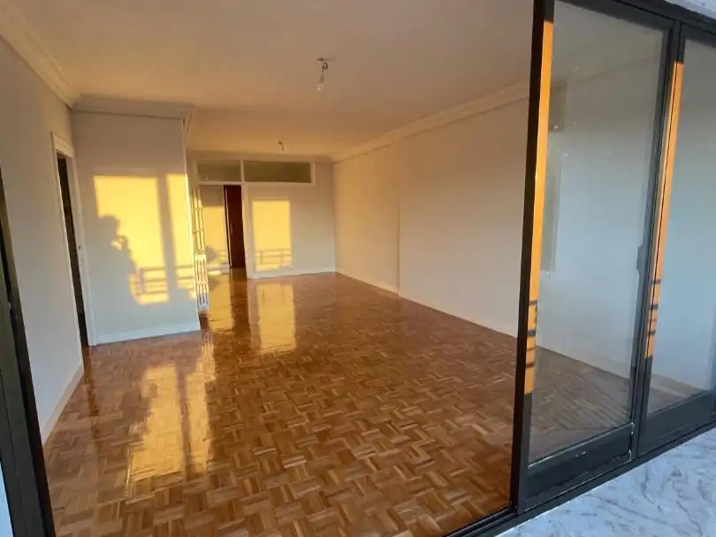 Living room of Flat for rent in Madrid  with Air Conditioner, Heating and Parquet flooring