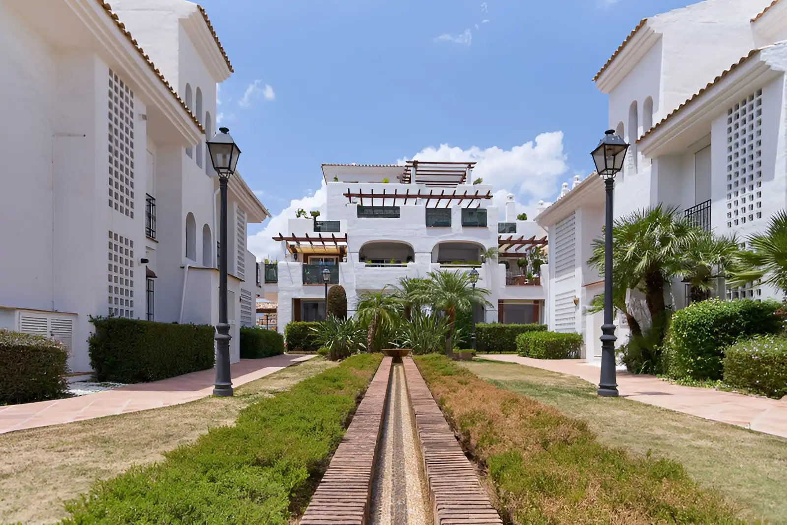 Planta baixa en venda a San Pedro de Alcántara pueblo