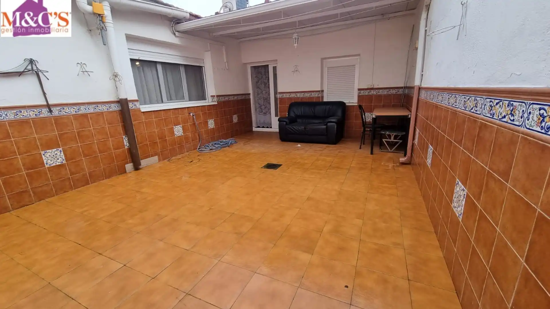 Vista exterior de Casa o xalet en venda en Puertollano amb Aire condicionat, Calefacció i Traster