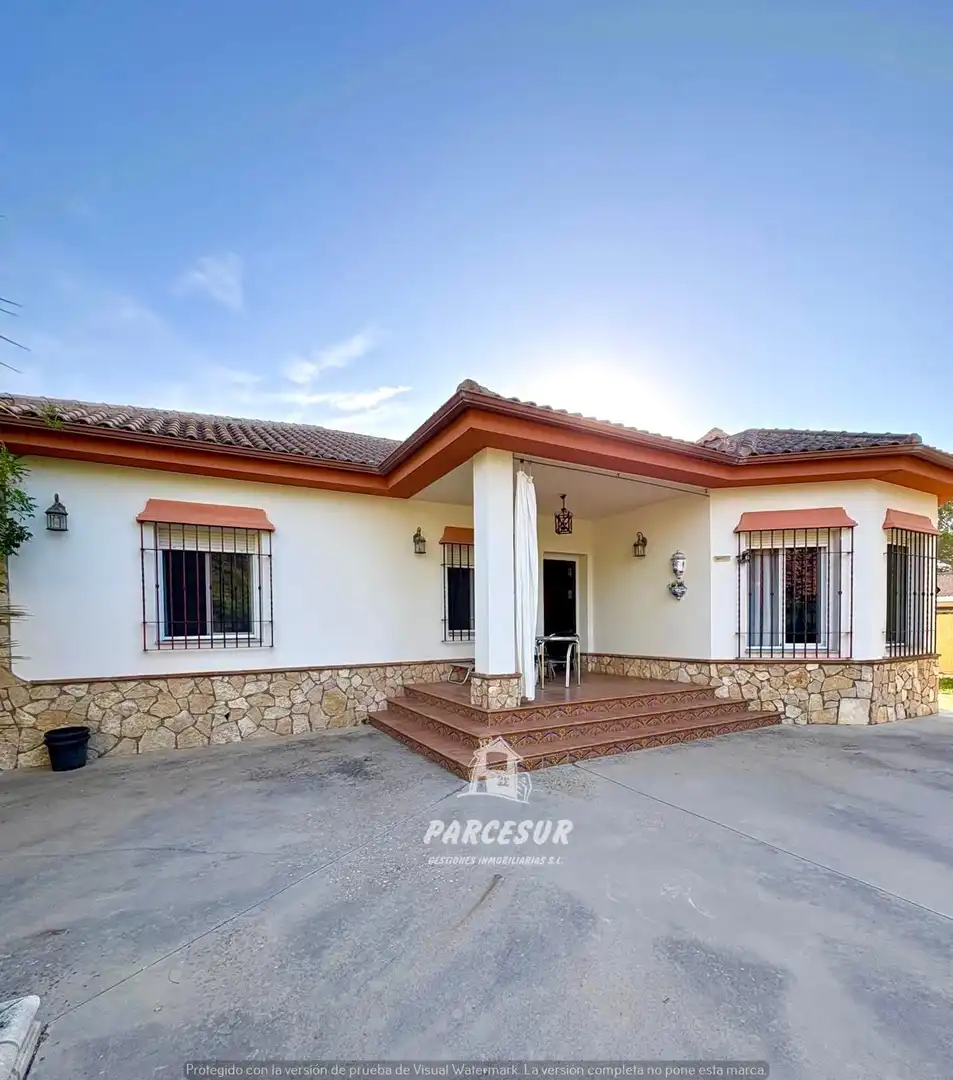 Casa con piscina en venta en Periurbano Oeste - Sierra