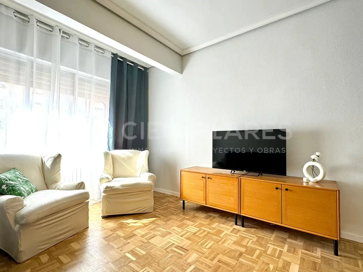 Room in Calle Fundición, Gran Via