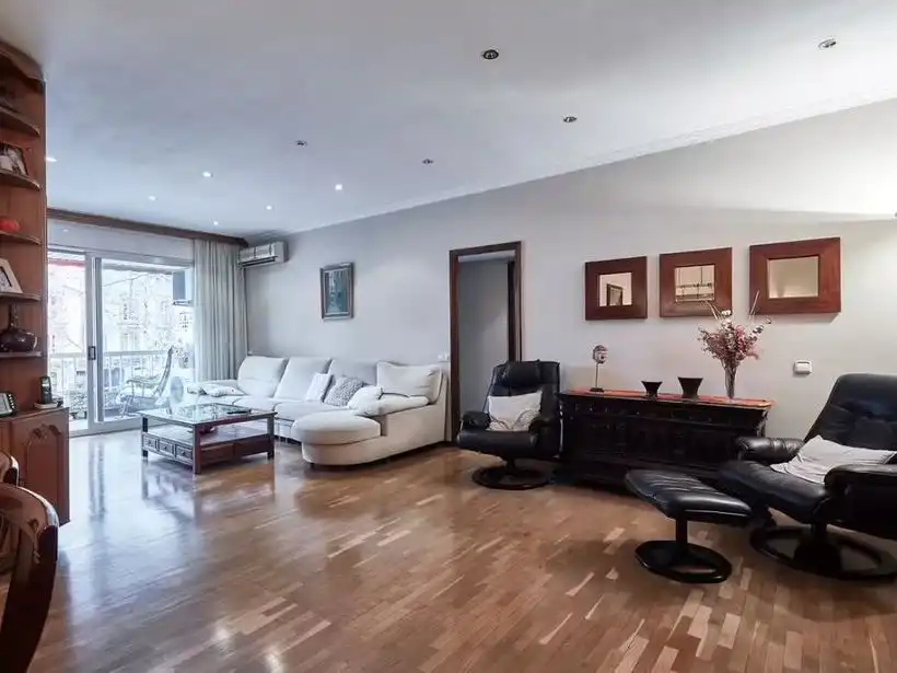 Wohnzimmer von Wohnung zur Miete in  Barcelona Capital mit Klimaanlage und Balkon