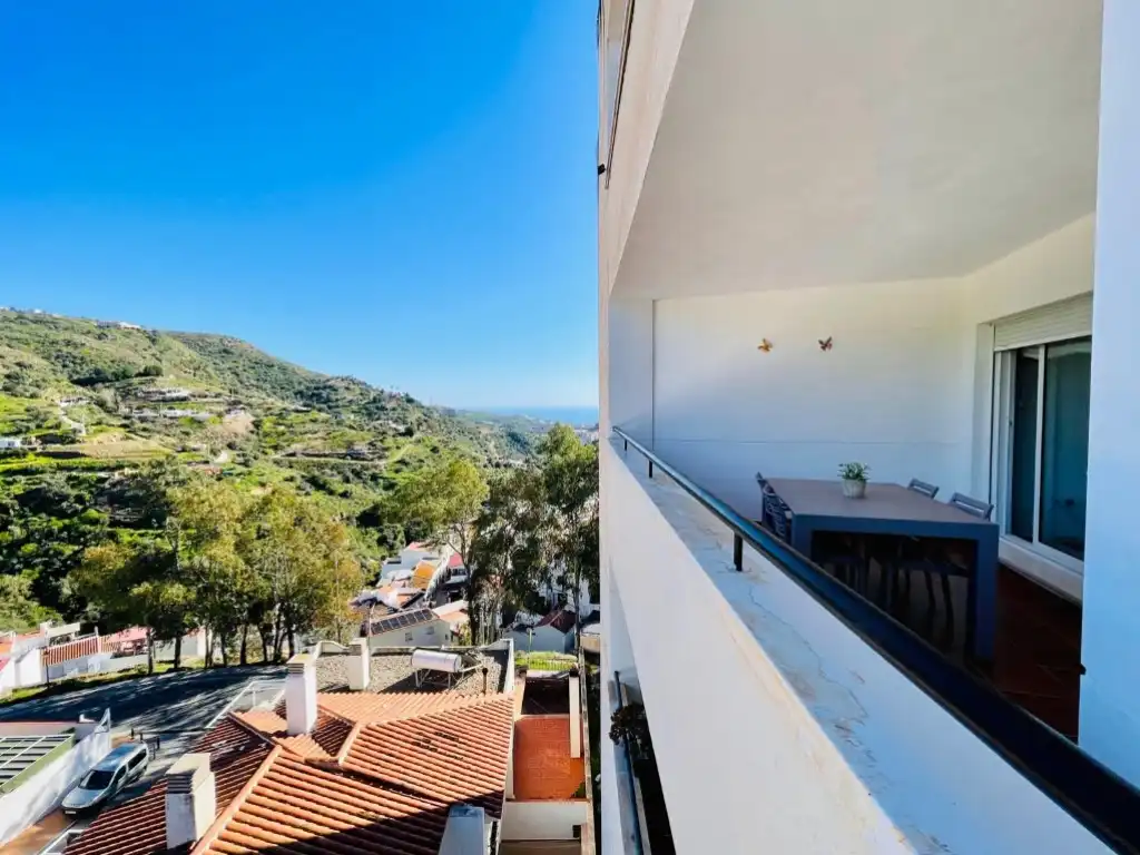 Vista exterior de Pis en venda en Torrox amb Aire condicionat i Terrassa