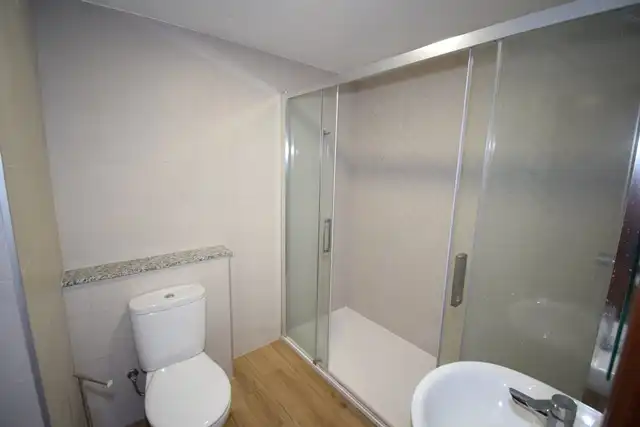 Baño de Dúplex en venta en A Coruña Capital  con Calefacción, Parquet y Horno