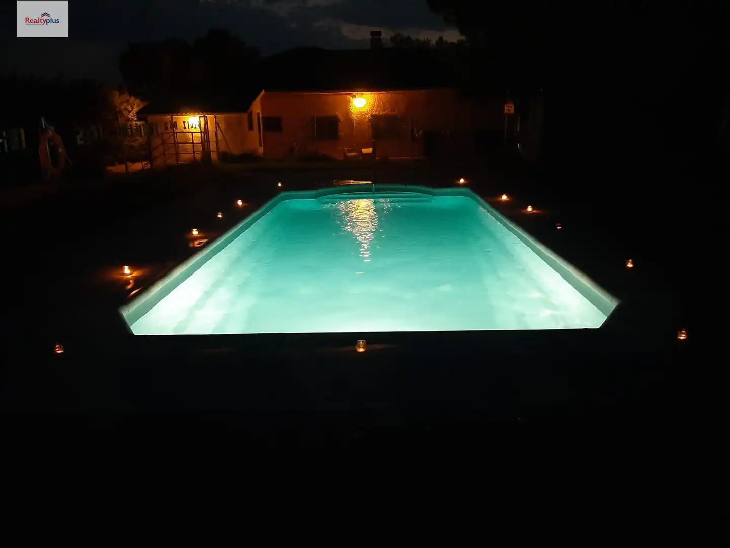 Schwimmbecken von Haus oder Chalet zum Verkauf in Maello