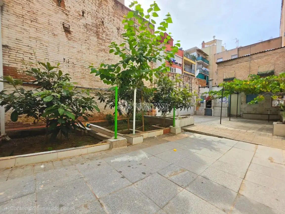 Vista exterior de Pis en venda en Badalona amb Terrassa