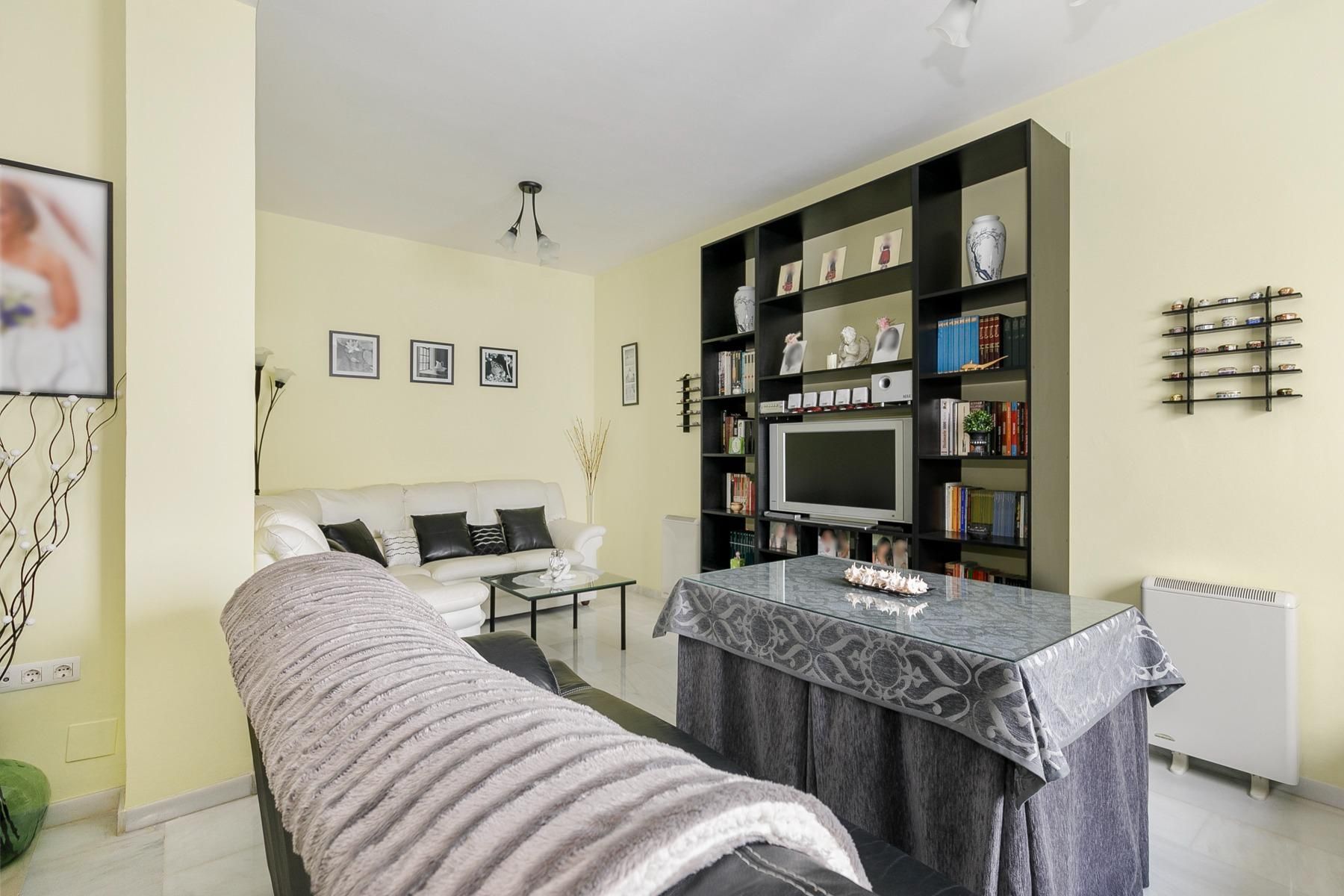 Sala d'estar de Casa o xalet en venda en  Granada Capital amb Calefacció, Terrassa i Traster