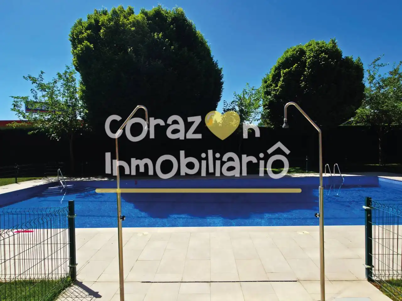 Swimming pool of Flat for sale in Madrid  with Heating, Parquet flooring and Storage room