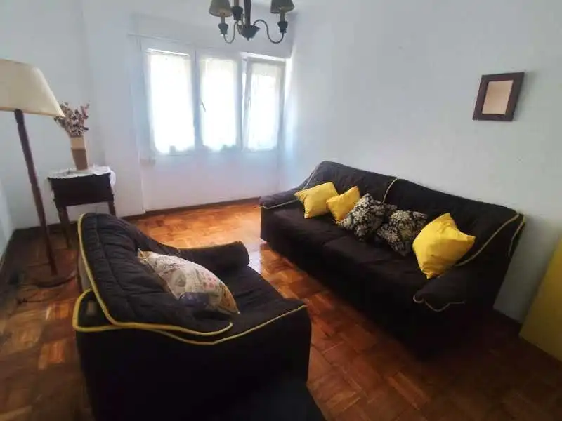 Sala d'estar de Pis en venda en Pravia amb Moblat