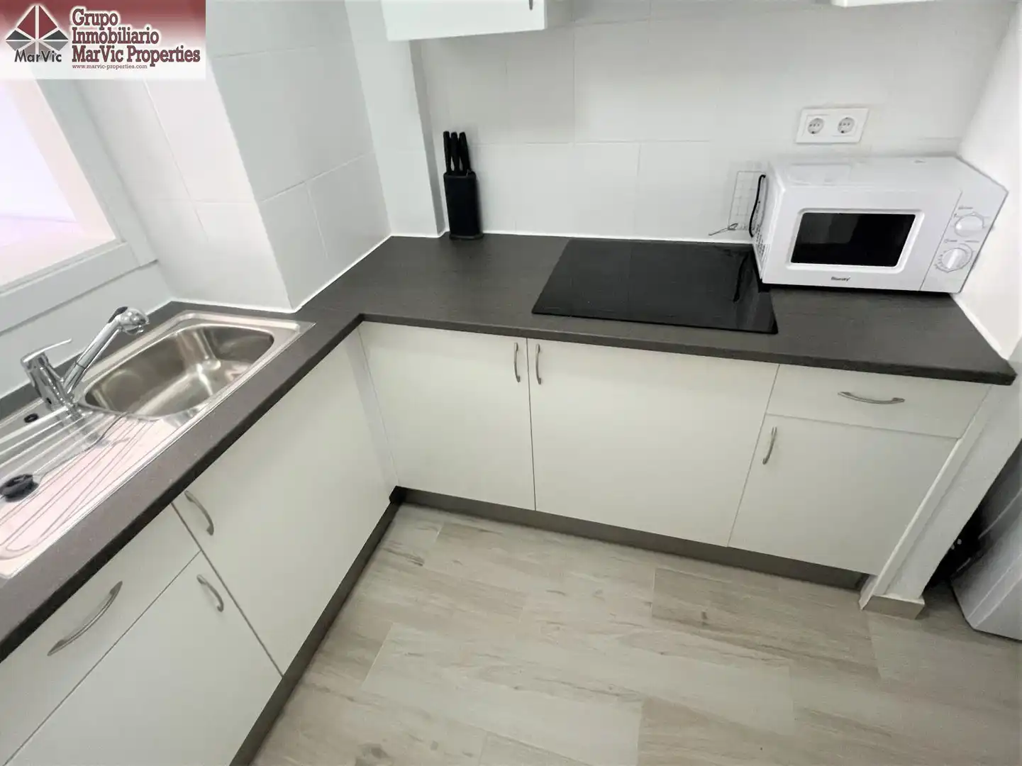 Kitchen of Flat for rent in Benidorm  with Air Conditioner, Terrace and Furnished