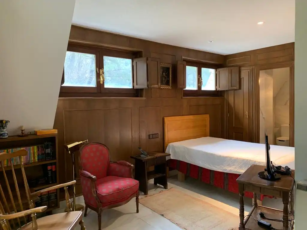 Bedroom of Houses for sale in San Lorenzo de El Escorial  with Terrace, Storage room and Swimming Pool