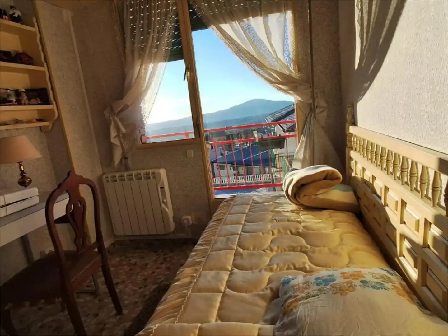 Bedroom of Flat for share in Miraflores de la Sierra  with Air Conditioner, Swimming Pool and Furnished