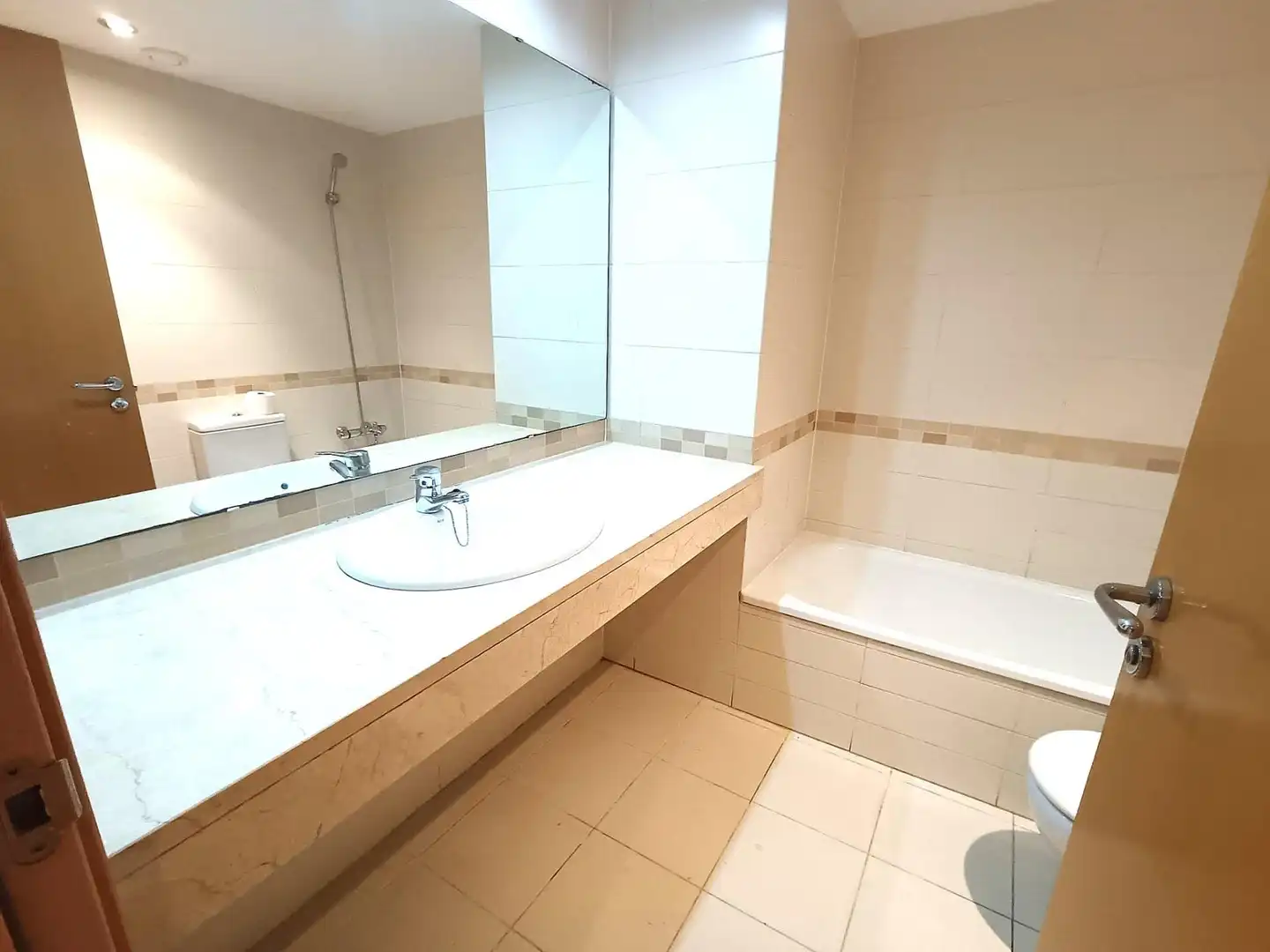 Bathroom of Duplexes for sale in Mataró  with Air Conditioner and Parquet flooring