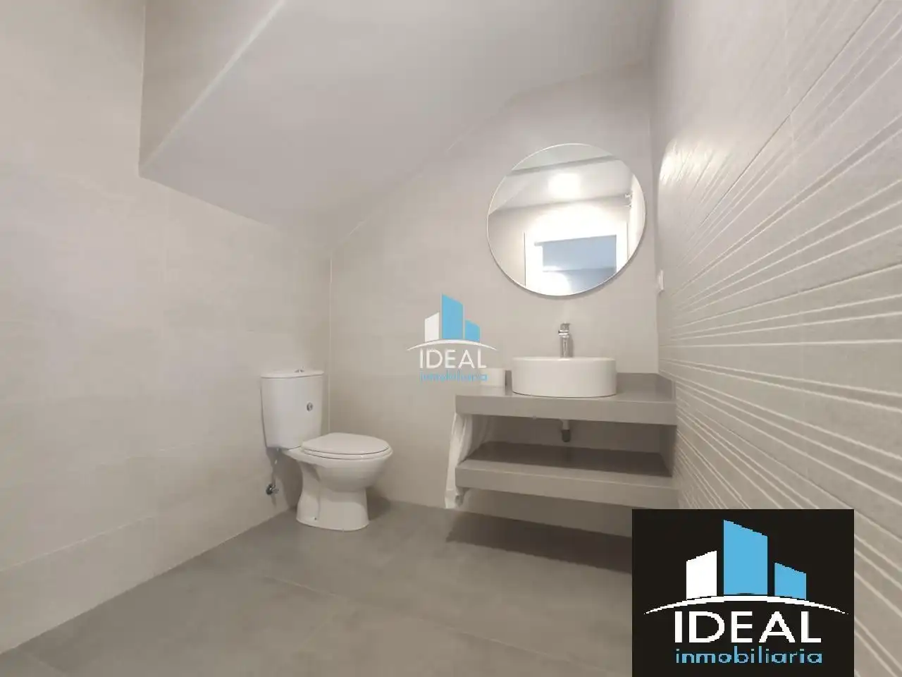 Baño de Casa adosada en venta en Villanueva de la Serena con Aire acondicionado, Calefacción y Terraza