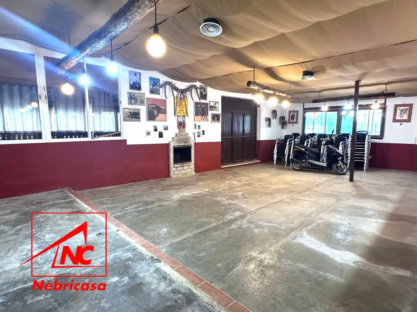 Finca rústica en venda en Lebrija amb Aire condicionat, Piscina i Moblat