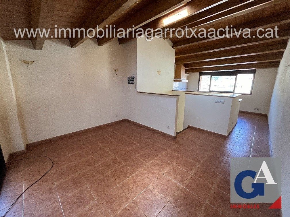 Duplex to rent in La Vall d'en Bas  with Storage room and Balcony