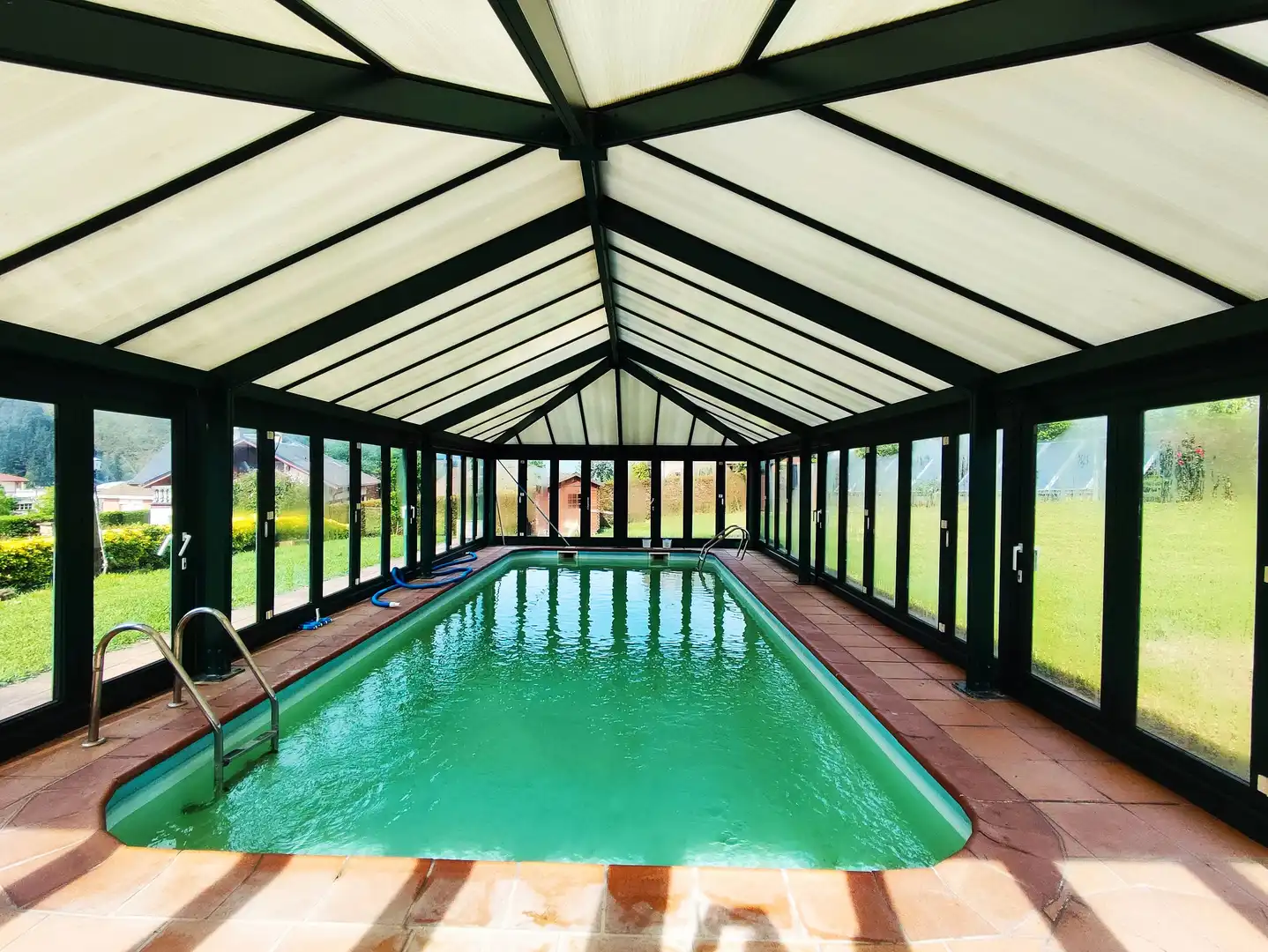Schwimmbecken von Residential zum Verkauf in Berriz