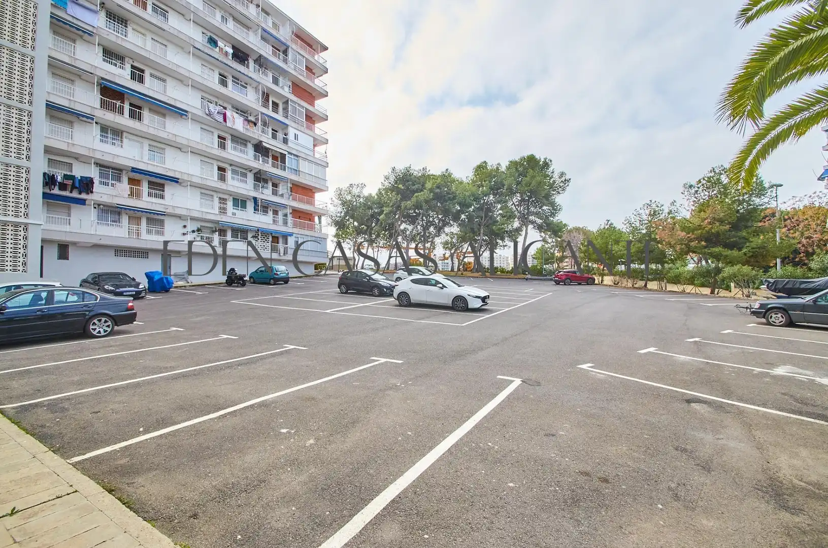 Parking de Apartamento en venta en Alicante / Alacant con Terraza, Trastero y Amueblado