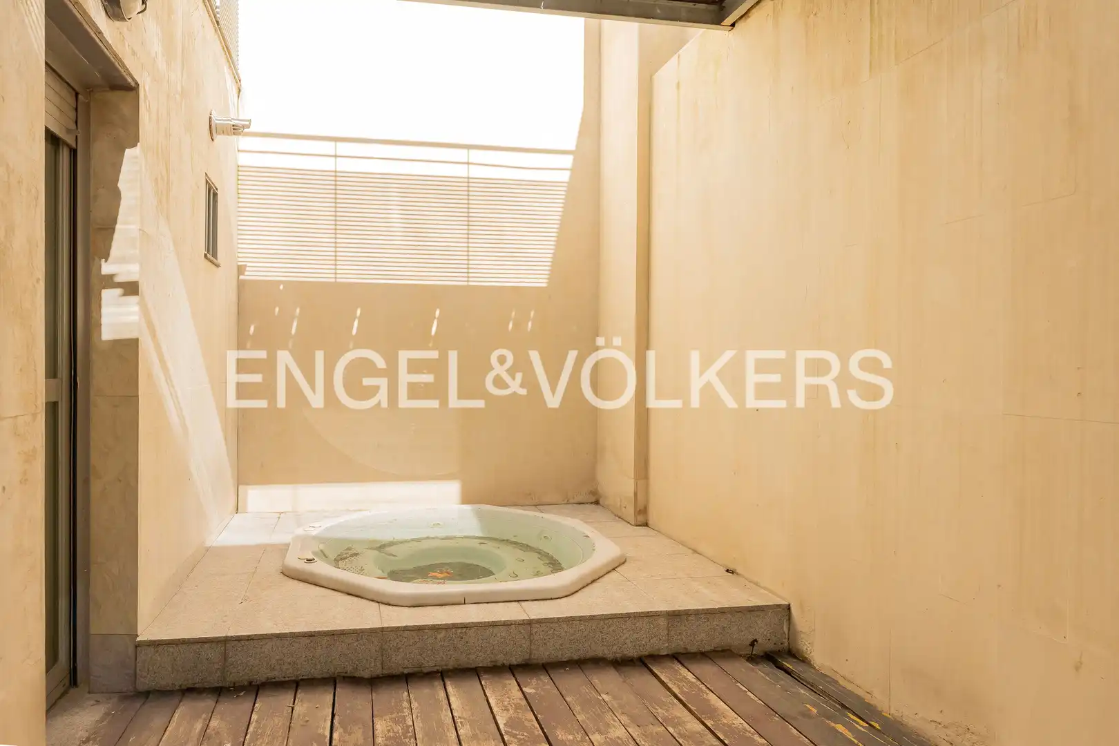 Terrassa de Casa o xalet en venda en Madrid amb Aire condicionat, Calefacció i Terrassa