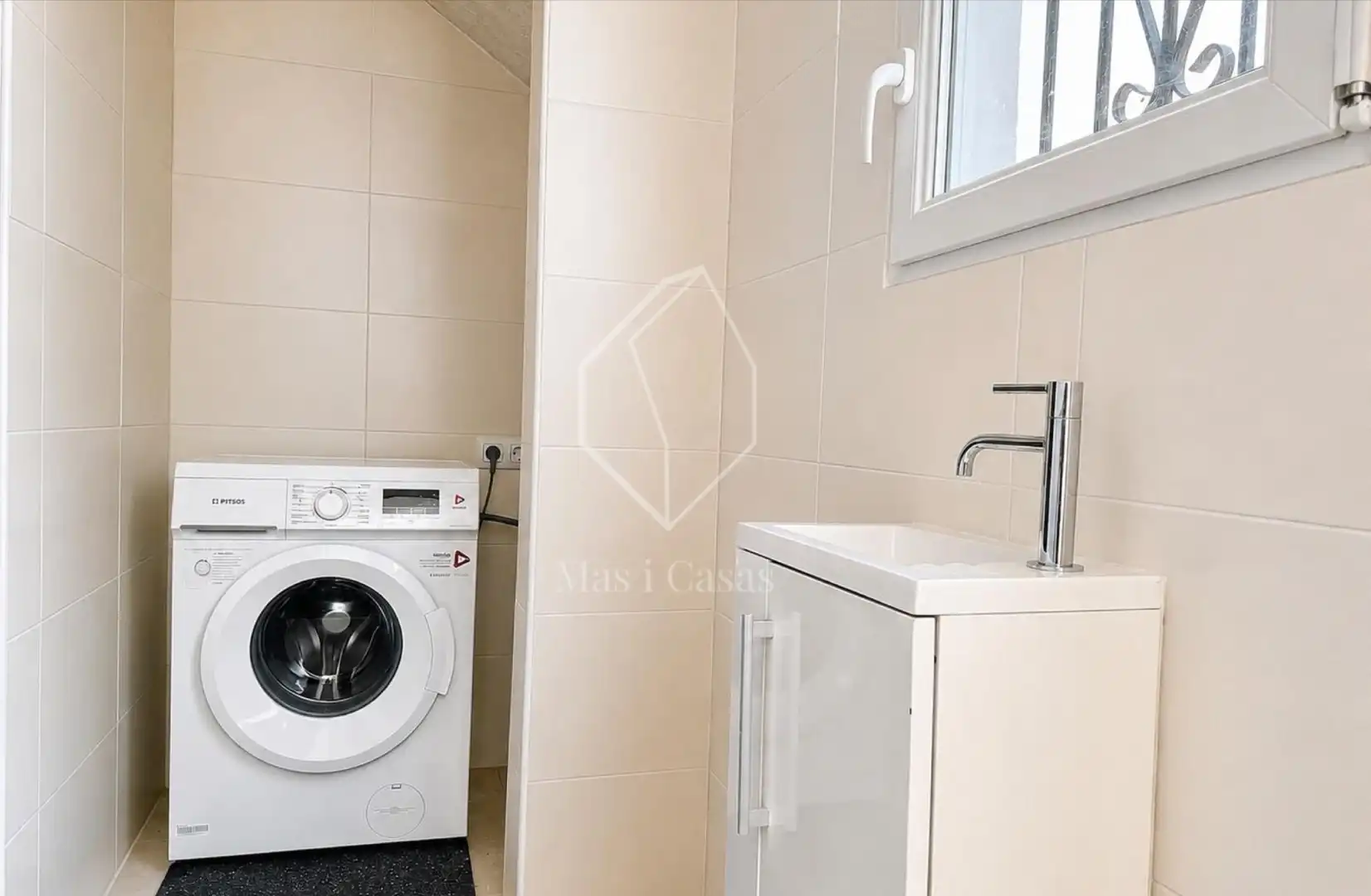 Badezimmer von Haus oder Chalet zum Verkauf in L'Escala mit Klimaanlage, Privatgarten und Terrasse