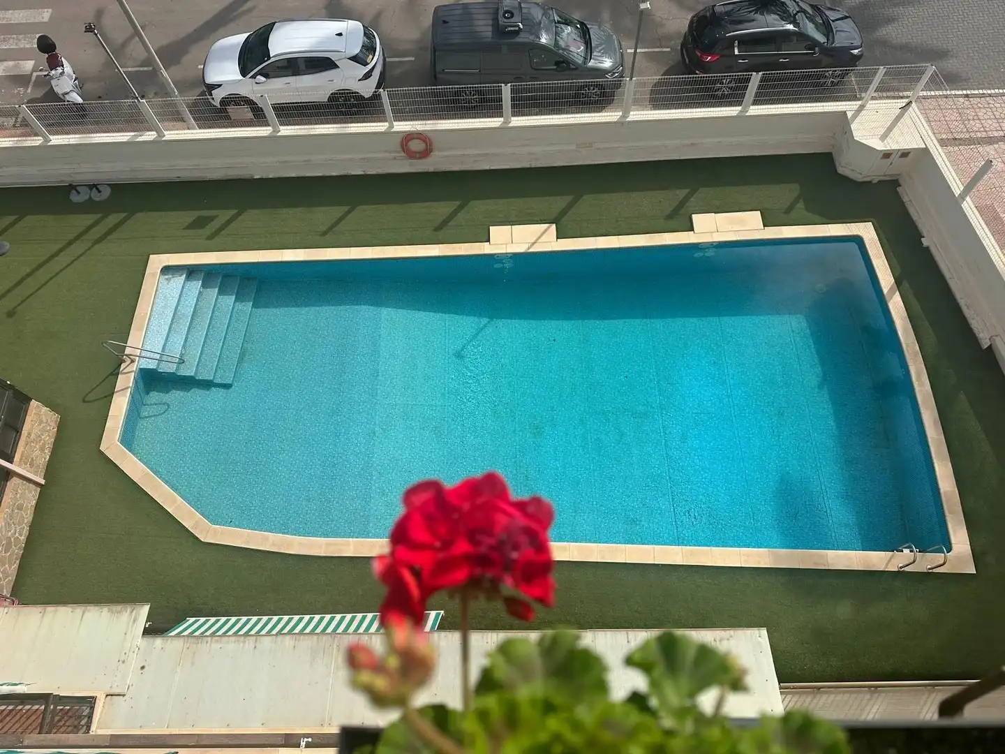 Piscina de Apartament de lloguer en Águilas amb Aire condicionat, Moblat i Balcó