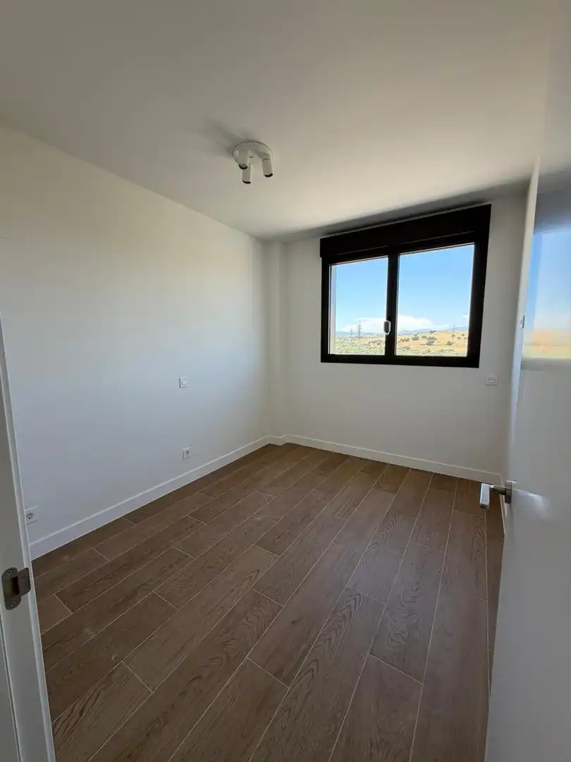 Schlafzimmer von Wohnung zur Miete in Tres Cantos mit Heizung, Terrasse und Balkon