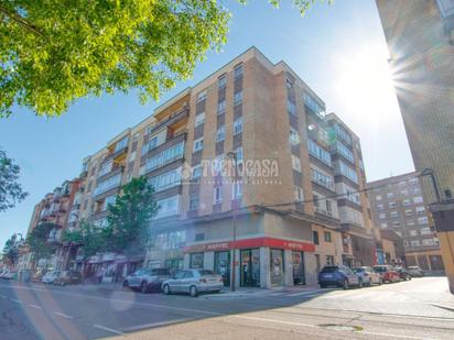 Vista exterior de Pis en venda en Valladolid Capital amb Aire condicionat, Calefacció i Terrassa