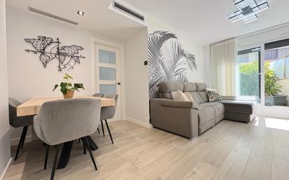Sala d'estar de Planta baixa en venda en Mataró amb Aire condicionat, Calefacció i Jardí privat