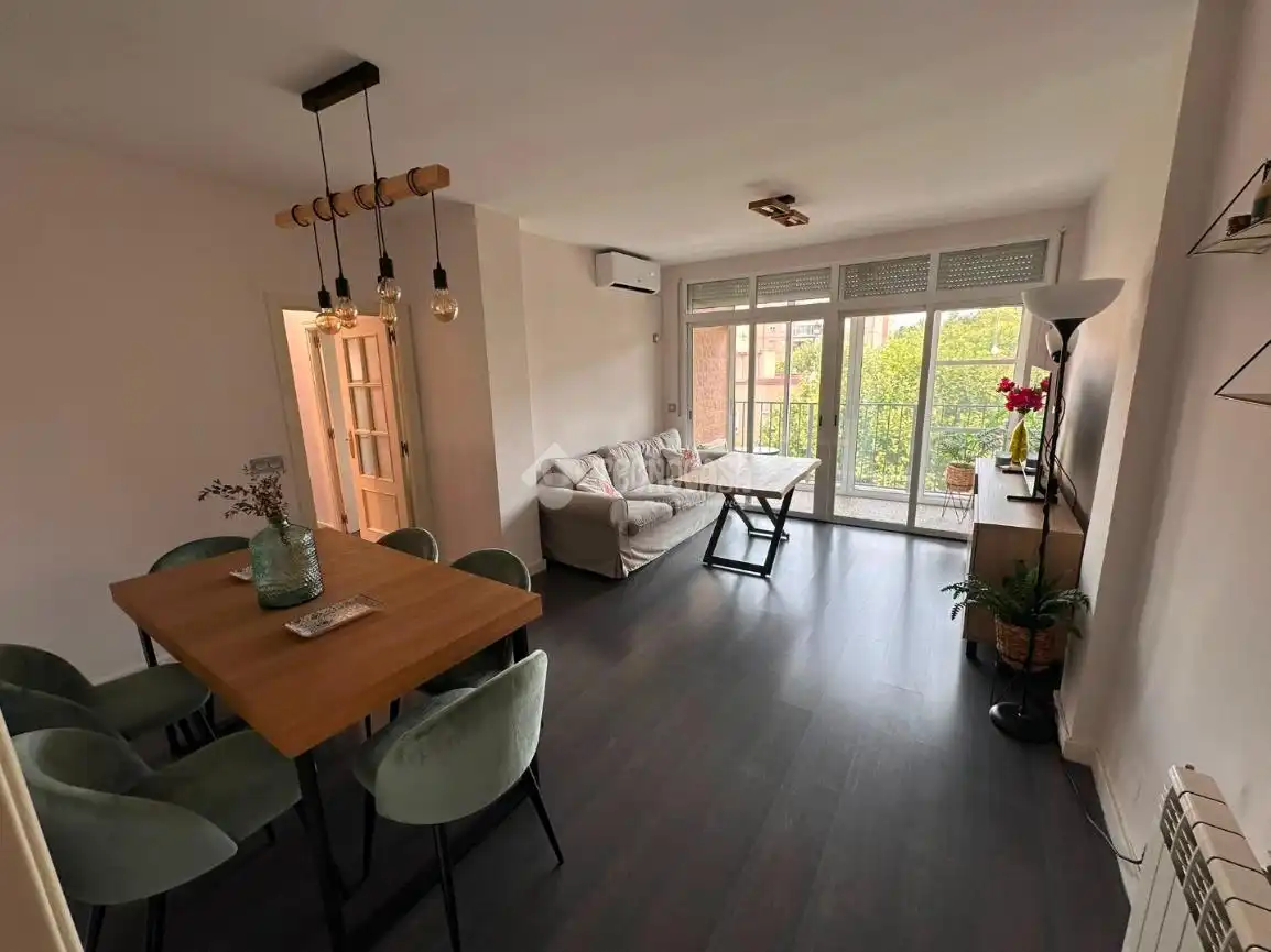 Flat with lift for sale in Barajas