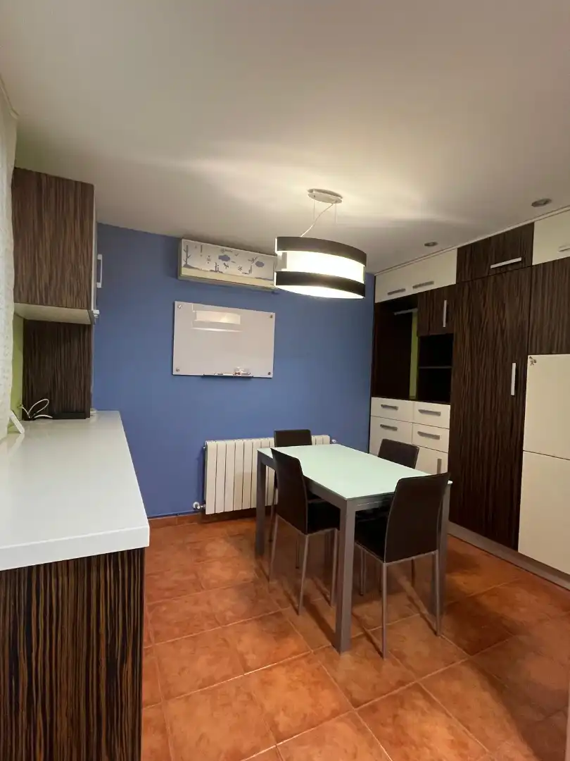Wohnung zum Verkauf in Tobarra mit Klimaanlage, Heizung und Terrasse