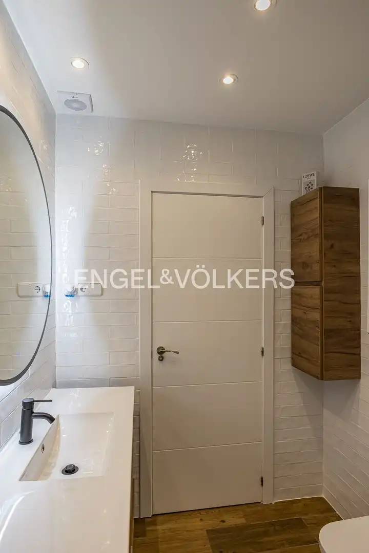 Flat for sale in Madrid  with Air Conditioner and Heating
