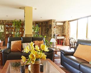 Sala d'estar de Casa o xalet en venda en Galapagar amb Aire condicionat, Calefacció i Jardí privat