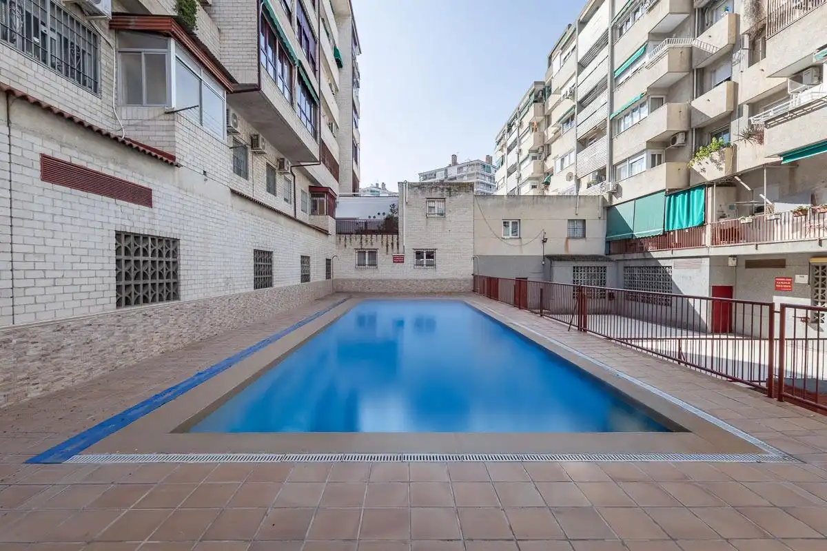 Schwimmbecken von Wohnung zur Miete in Granada mit Heizung und Gemeinschaftspool