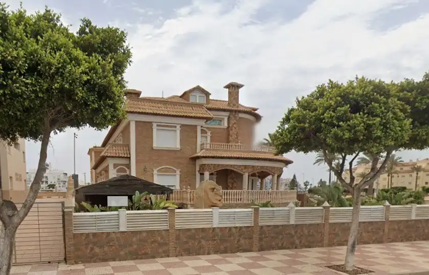 Vista exterior de Casa o chalet en venta en Roquetas de Mar con Aire acondicionado, Calefacción y Jardín privado