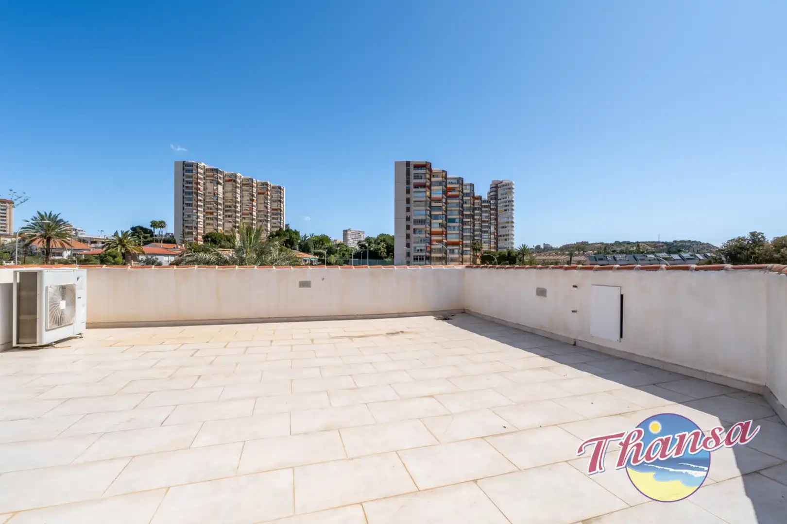 Terraza de Casa o chalet en venta en Alicante / Alacant con Aire acondicionado, Calefacción y Jardín privado