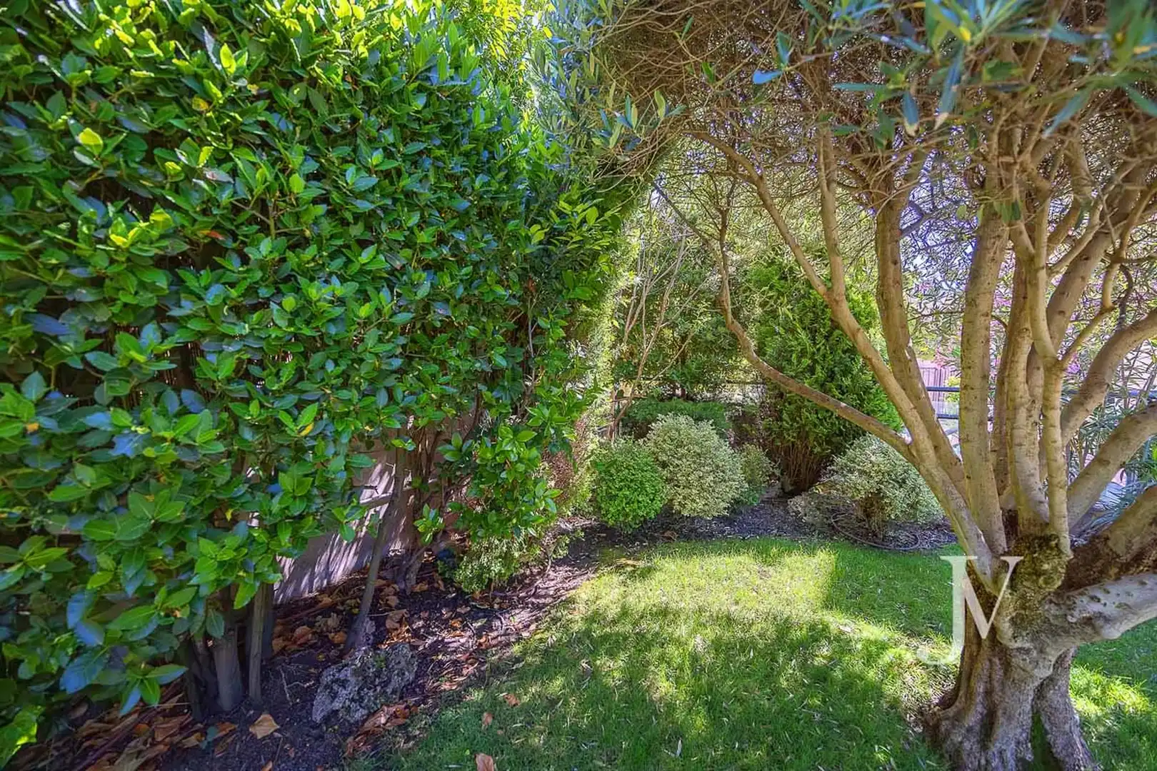 Garten von Einfamilien-Reihenhaus zur Miete in La Moraleja mit Klimaanlage, Heizung und Privatgarten