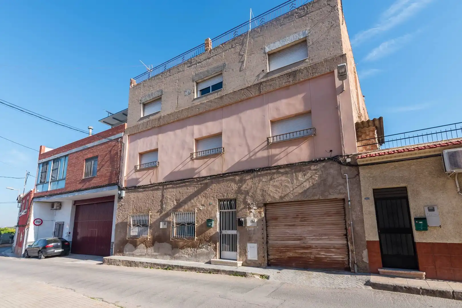 Vista exterior de Planta baja en venta en Murcia