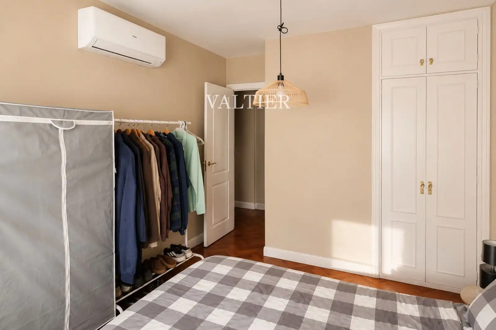 Habitación de Piso de alquiler en Madrid con Aire acondicionado y Amueblado