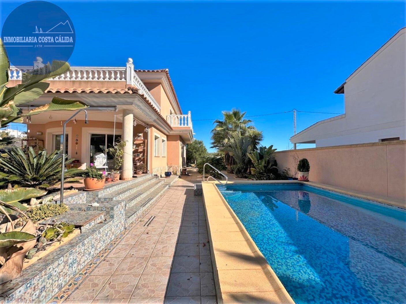 Vista exterior de Casa o xalet en venda en Águilas amb Aire condicionat, Calefacció i Jardí privat