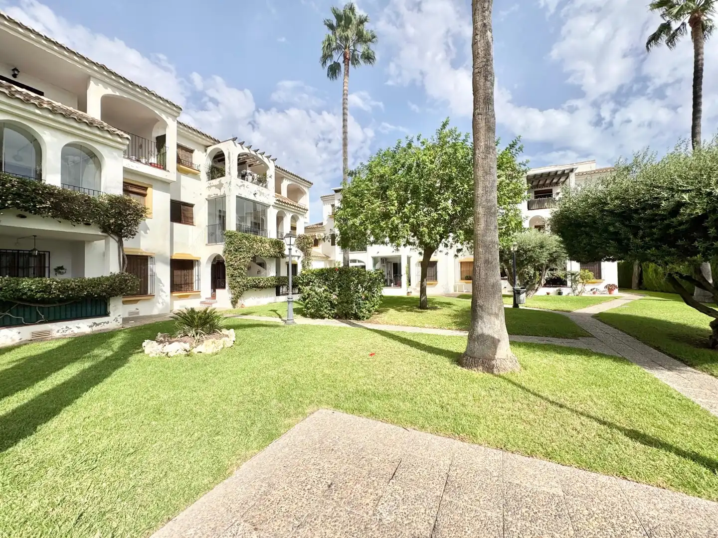 Außenansicht von Wohnungen zur Miete in San Javier mit Klimaanlage, Terrasse und Schwimmbad