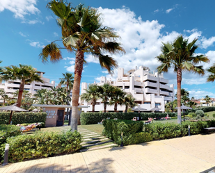 Vista exterior de Apartament en venda en Estepona amb Aire condicionat, Terrassa i Piscina