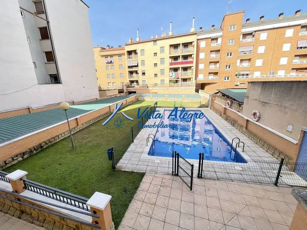 Swimming pool of Flat for sale in Haro  with Air Conditioner, Heating and Parquet flooring