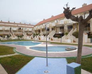 Piscina de Apartament de lloguer en Cambrils amb Aire condicionat i Terrassa