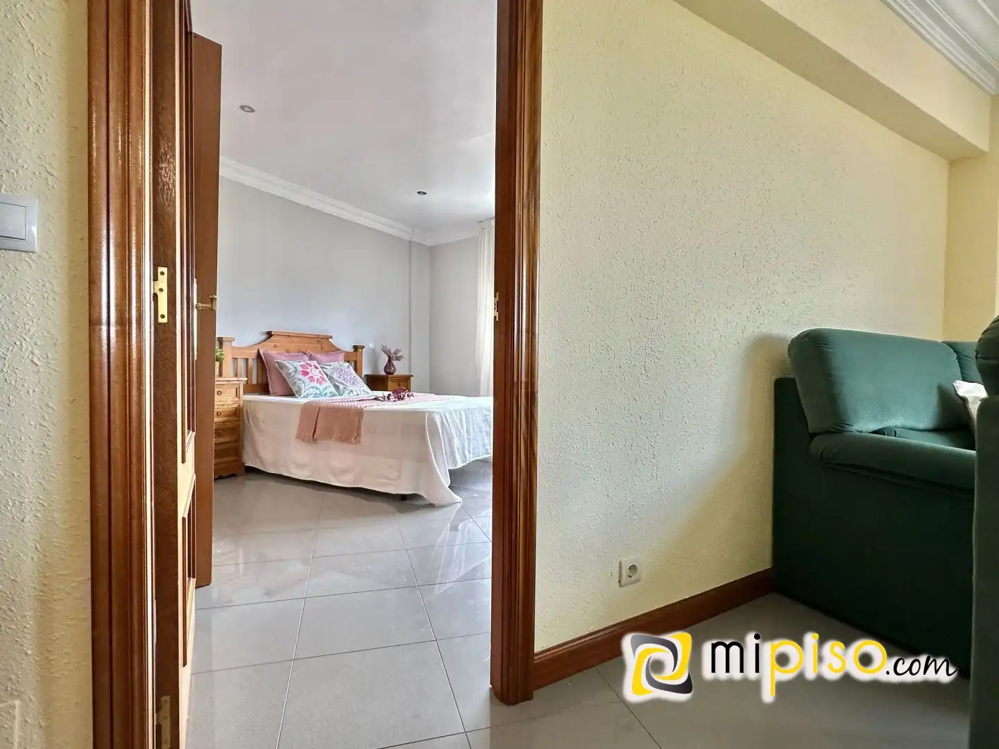 Bedroom of Flat for sale in Laredo  with Furnished