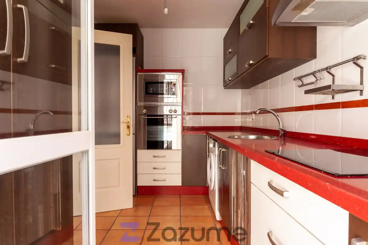 Küche von Einfamilien-Reihenhaus zur Miete in Aljaraque mit Privatgarten, Ofen und Waschmaschine