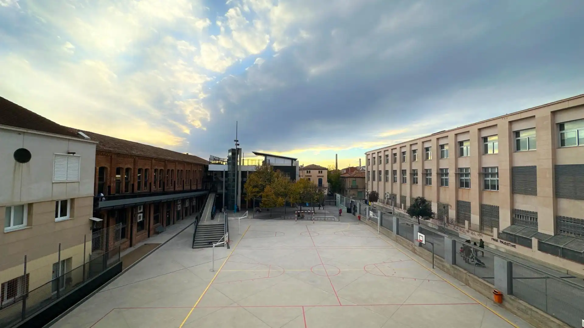 Vista exterior de Pis en venda en Terrassa amb Aire condicionat, Calefacció i Parquet