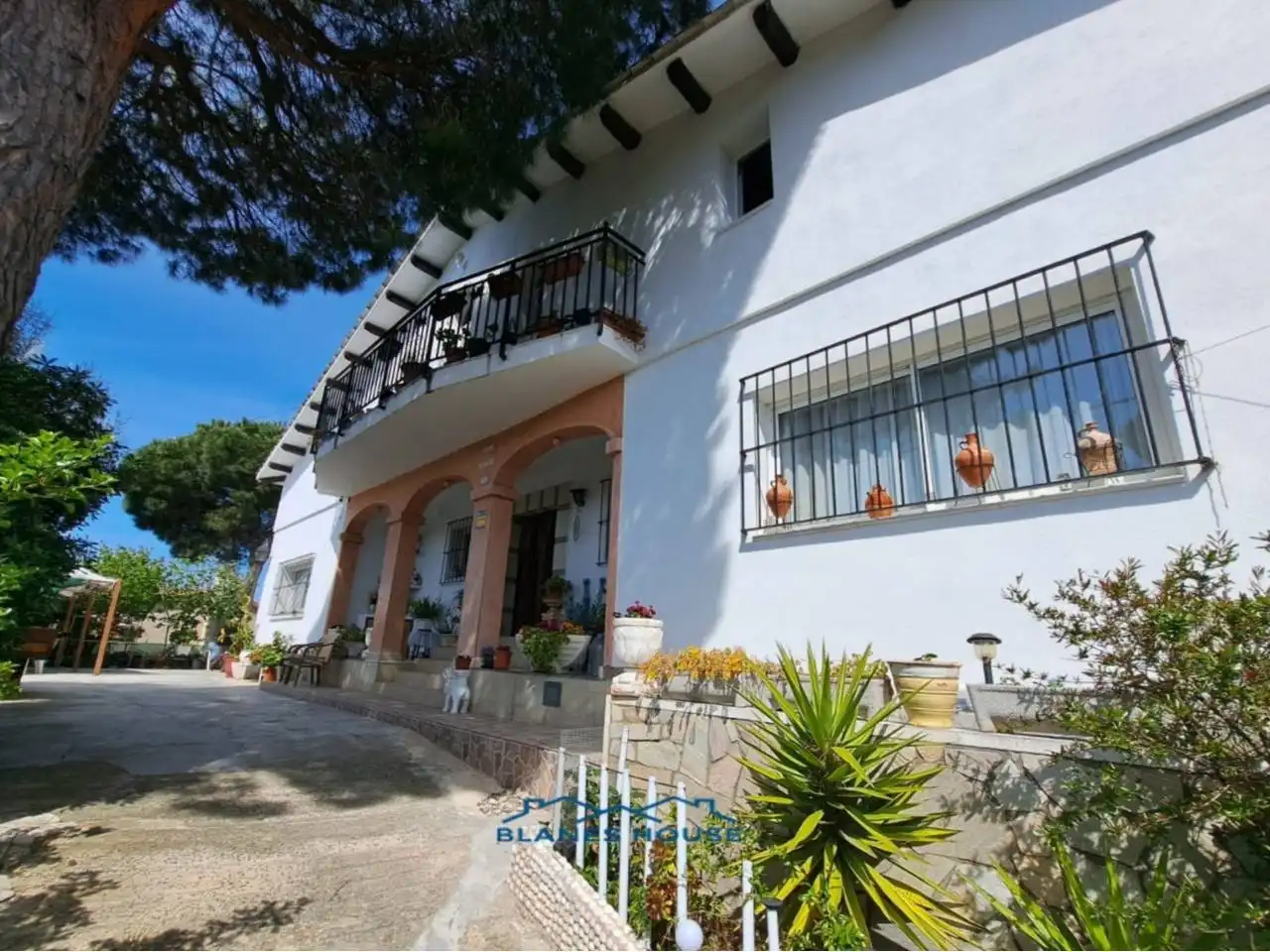 Casa amb jardí en venda a Calle Tierno Galvan 0, imagen 2