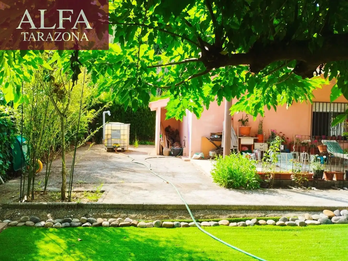 Garden of Country homes for sale in Novallas